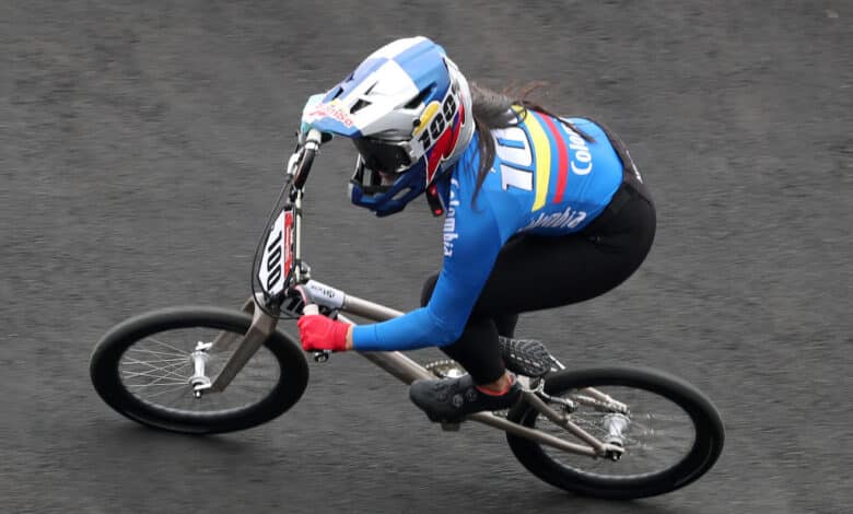 Mariana Pajón, campeona olímpica de nacionalidad colombiana, lista para conquistar París.