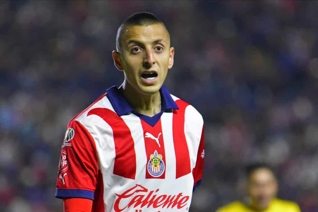 Roberto Alvarado jugador de las Chivas del Guadalajara en la Liga MX. Liga MX vs MLS