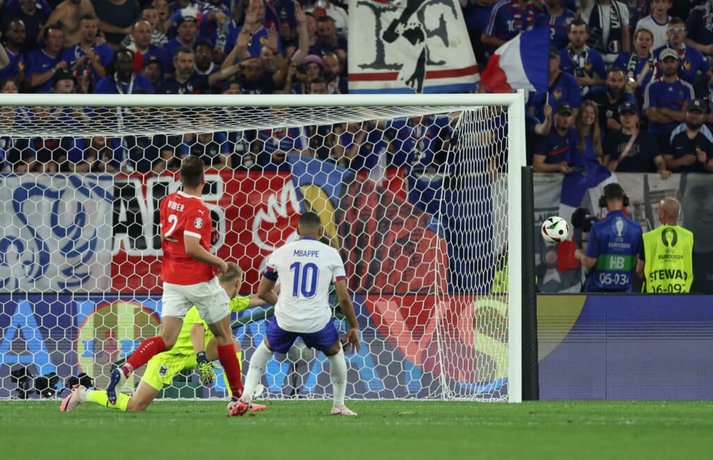 Kylian Mbappé podría ser una de las figuras en el Francia vs Bélgica. (Photo by Kevin C. Cox/Getty Images)