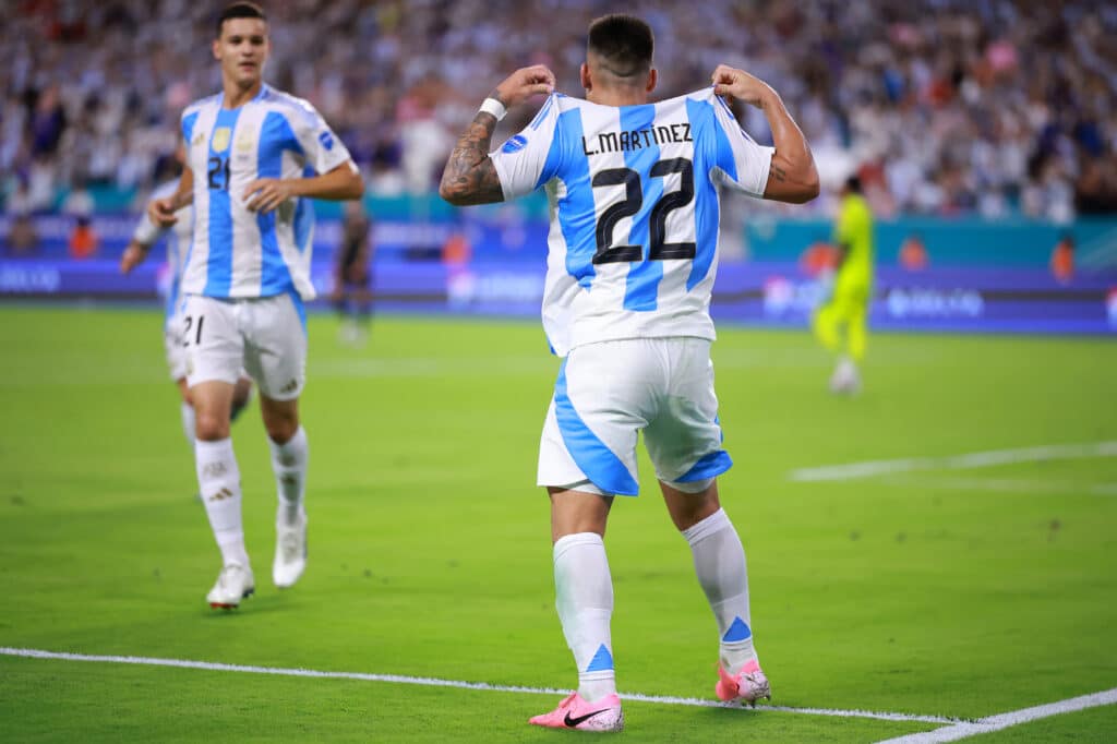 Lautaro Martínez viene de salir campeón de la Copa América con Argentina.