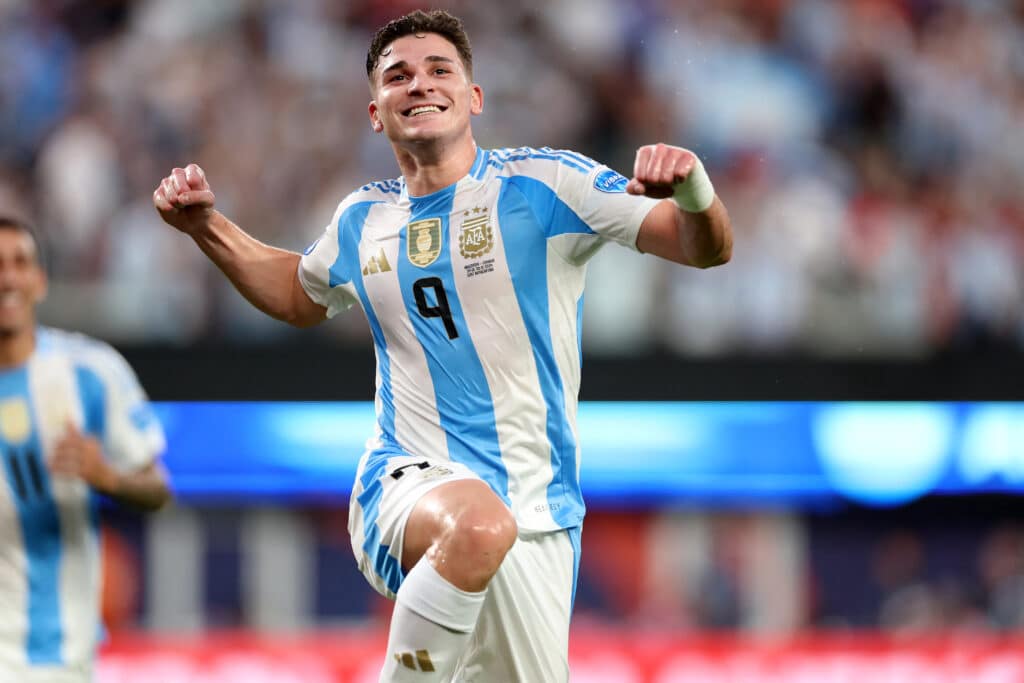 Argentina vs Marruecos: tras ganar la Copa América, Julián Álvarez busca la medalla de Oro en los Juegos Olímpicos. ¿Lo logrará?(Photo by CHARLY TRIBALLEAU / AFP) (Photo by CHARLY TRIBALLEAU/AFP via Getty Images)