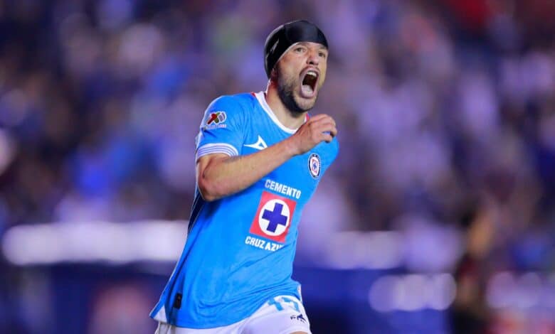 José Ignacio Rivera celebra la anotación que logró con Cruz Azul en el Apertura 2024 de la Liga MX. cruz azul vs toluca ignacio rivero Charlotte vs Cruz Azul Cruz Azul vs Mazatlán Cruz Azul vs América