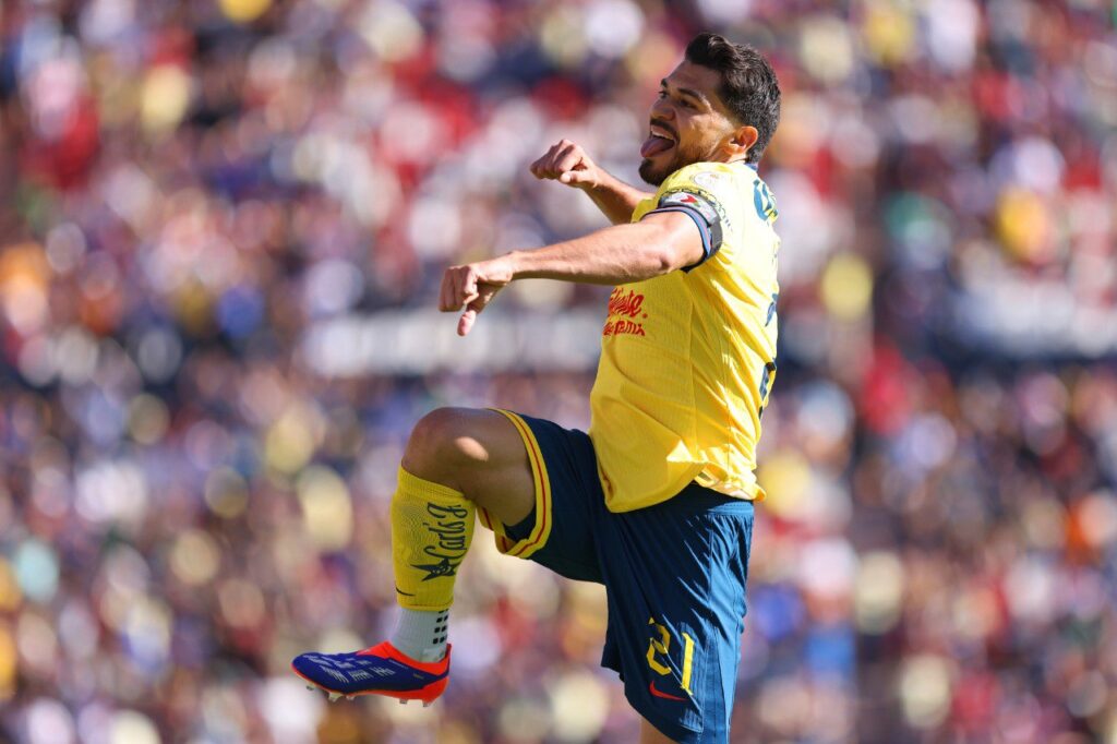 Henry Martin festeja una de sus anotaciones con América en el Apertura 2024 de la Liga MX. Juárez vs América henry martin liga mx leagues cup Chelsea vs América