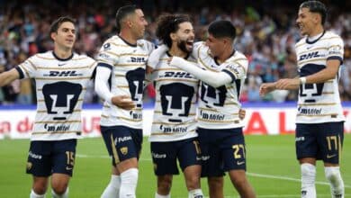 César Huerta de los Pumas festeja un gol con sus compañeros en el Apertura 2024