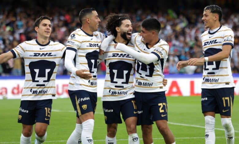 César Huerta de los Pumas festeja un gol con sus compañeros en el Apertura 2024. Pumas vs Austin Monterrey vs Pumas Seattle Sounders vs Pumas