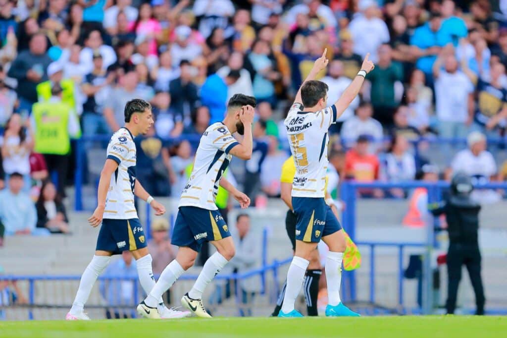 Jugadores de Pumas celebran un gol de Ulises Rivas en un partido realizado en el estadio Olímpico Universitario en el Apertura 2024 de la Liga MX. Pumas vs Austin Seattle Sounders vs Pumas