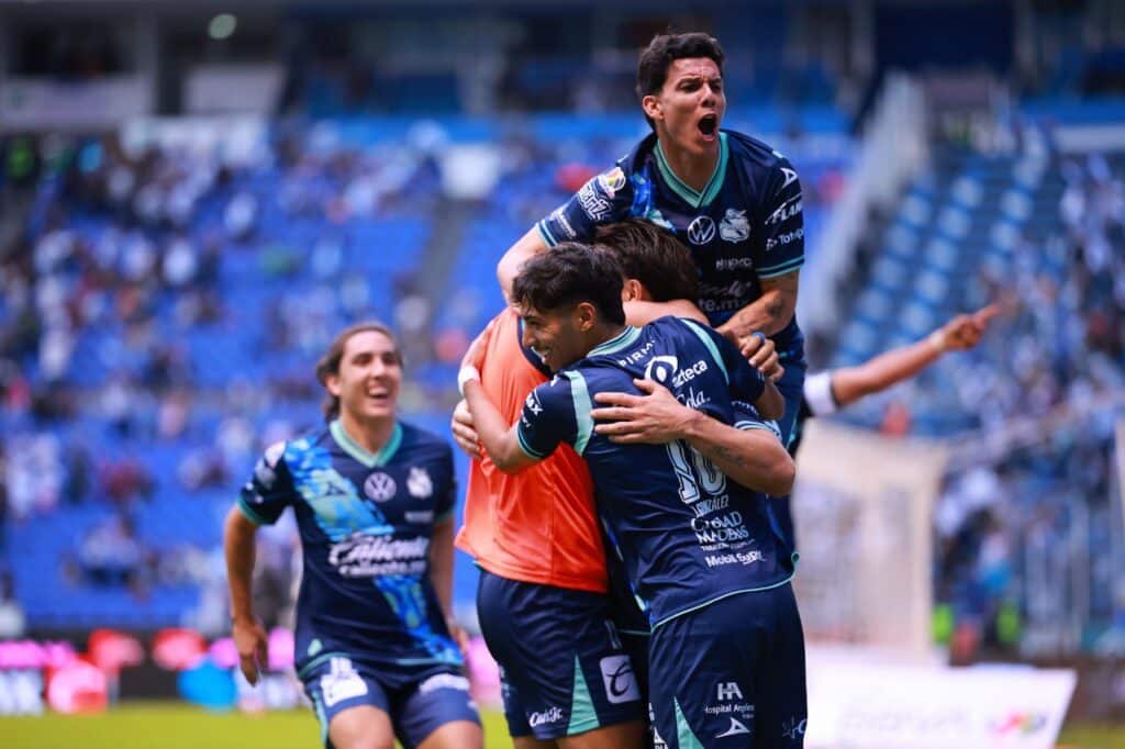 Puebla vs Inter Miami Jugadores del Puebla en un partido del Apertura 2024 de la Liga MX en el estadio Cuauhtémoc