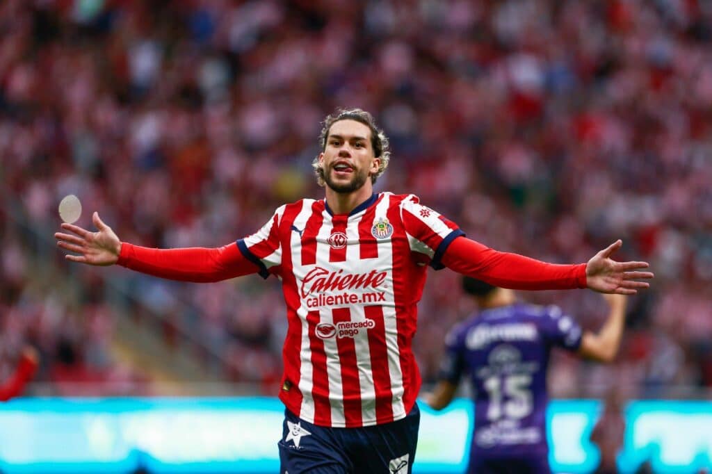 Cade Cadwell festeja su gol en el partido de Chivas vs Mazatlan en el Apertura 2024. Chivas vs San José Chivas vs Galaxy Tigres vs Chivas