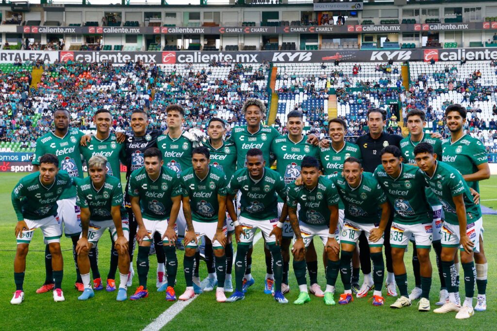 Todo el equipo de León posa previo a un partido del Apertura 2024 de la Liga MX. León vs Portland León vs Colorado Rapids