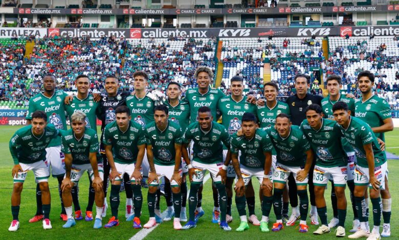 Todo el equipo de León posa previo a un partido del Apertura 2024 de la Liga MX. León vs Portland León vs Colorado Rapids