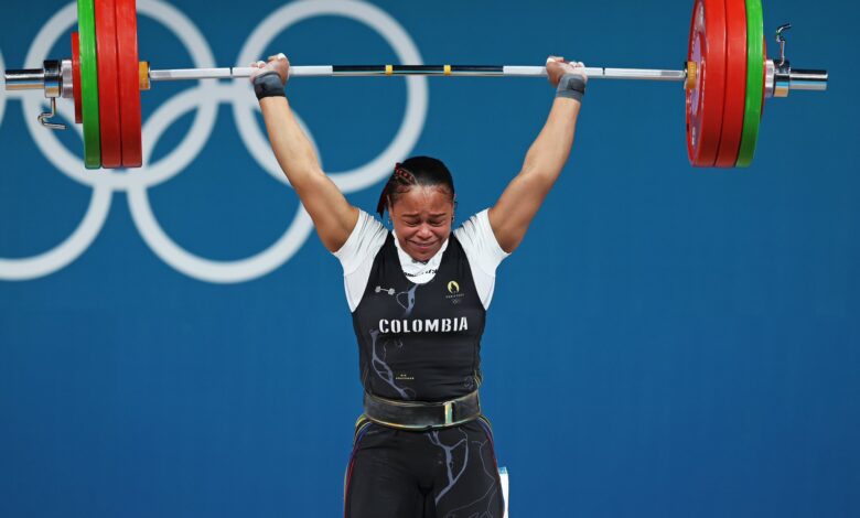 Mari Leivis Sánchez ganó la medalla de plata en Halterofilia y sumó la tercera para Colombia en estos Juegos Olímpicos 2024. (@juegosolimpicos)