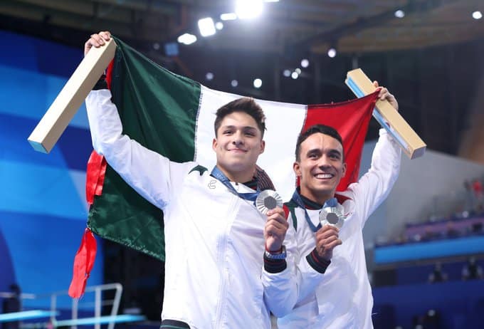 Osmar Olvera y Juan Celaya consiguieron la medalla de plata en Clavados en estos Juegos Olímpicos 2024. (@juegosolímpicos)