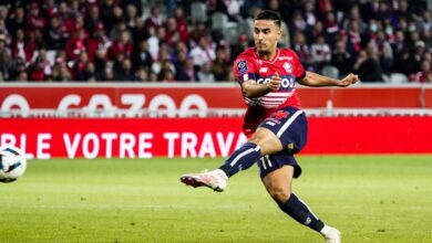 Adam Ounas, jugando para el Lille de Francia por Ligue 1. Actualmente Agente Libre ofrecido al Club América.