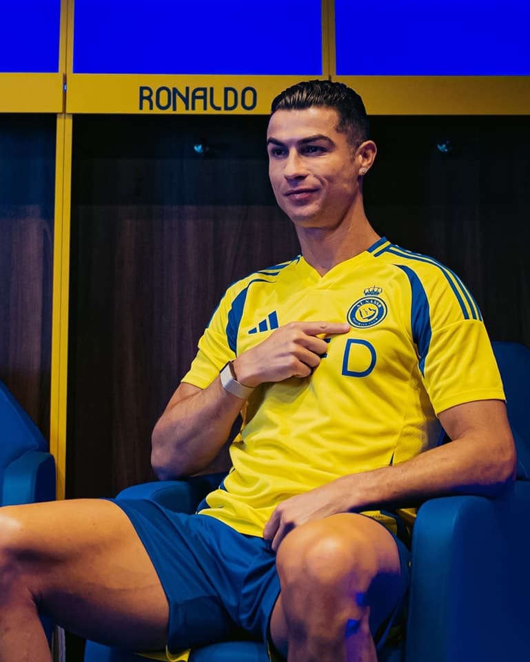 Cristiano Ronaldo nueva camiseta Al Nassr