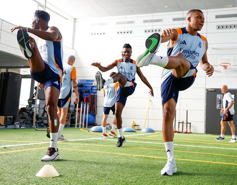 Kylian Mbappé entrenamiento Real Madrid