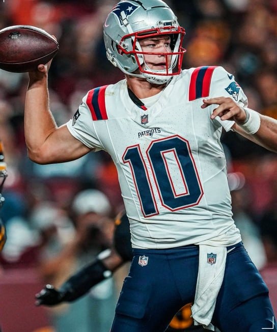 Drake Mayo, una de las promesas de la NFL, es jugador de los Patriots.