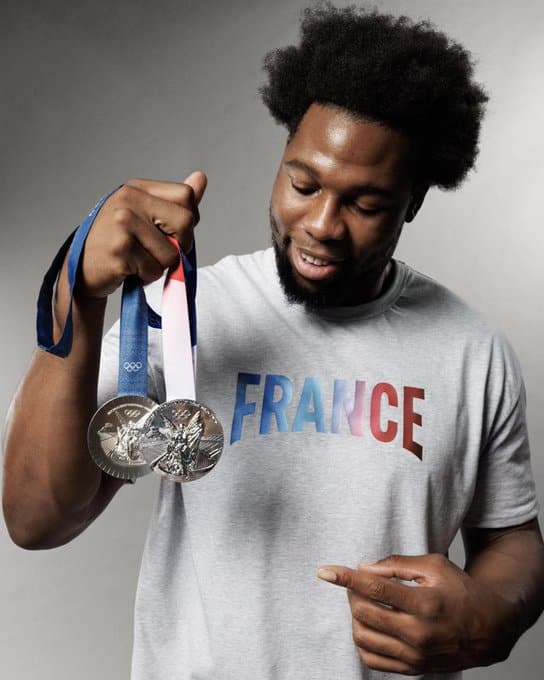 Guerschon Yabusele consiguió dos medallas de plata para Francia. Ahora, será nuevo jugador de los Sixers. (@yabusele28)