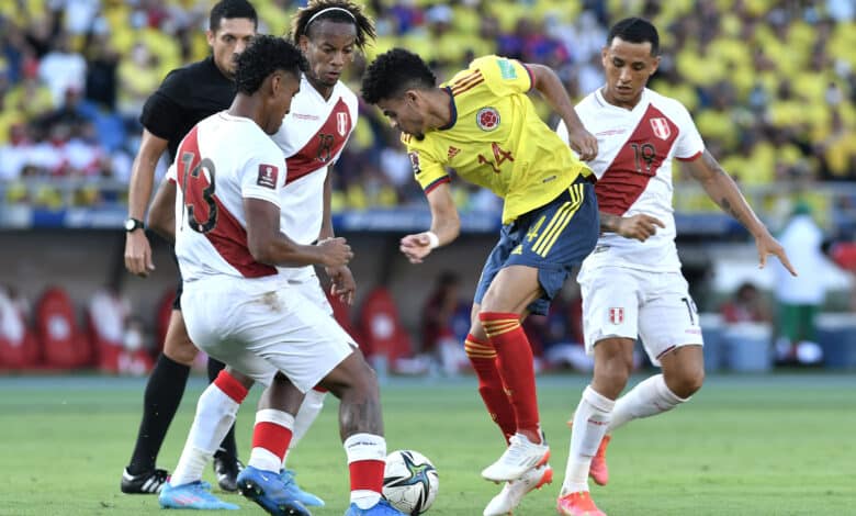 Perú vs. Colombia chocan por las Eliminatorias Sudamericanas en Lima, en un duelo clave para ambos en busca de un pasaje al próximo Mundial.