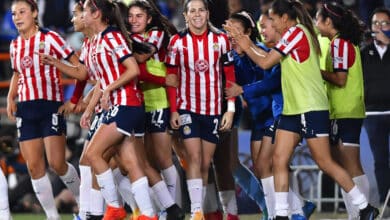 Licha Cervantes en un partido con Chivas Femenil.