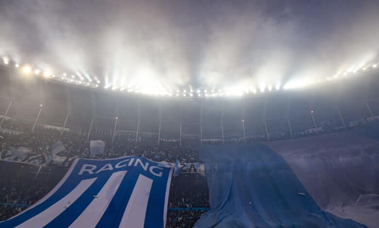 Racing Club hinchas fanáticos en el Cilindro de Avellaneda