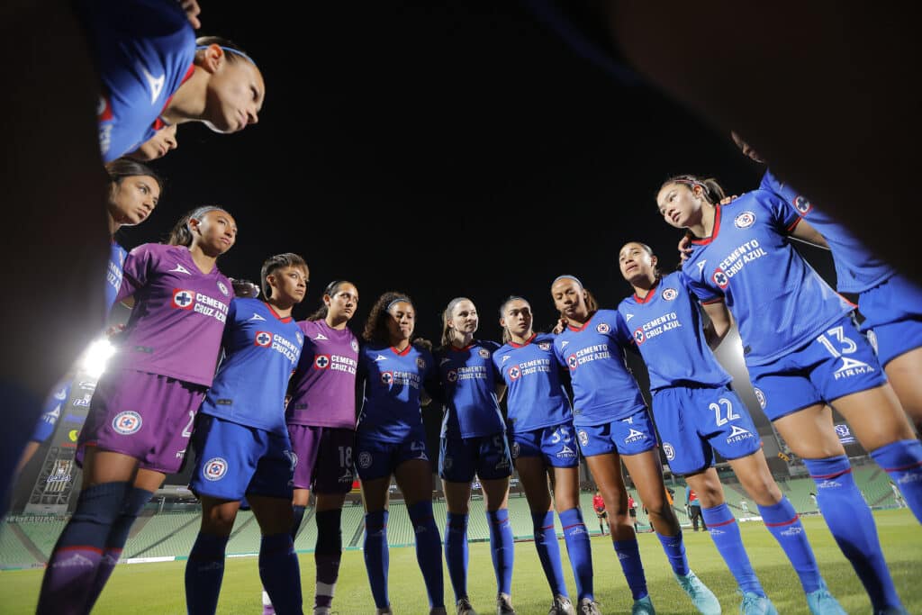 Jugadoras de La Máquina antes del partido de Santos Laguna vs Cruz Azul del Torneo Clausura 2024 Liga MX Femenil Chivas vs Cruz Azul