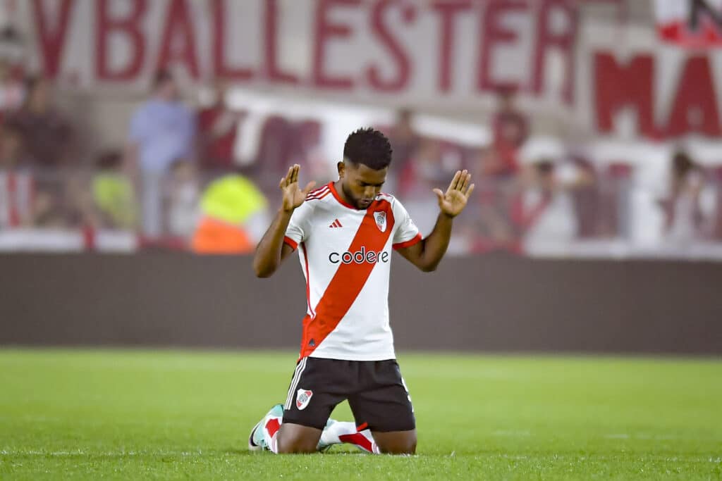 Borja, titular en el River vs. Newell's.