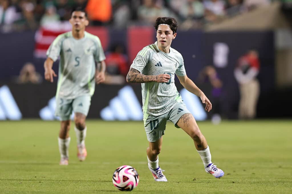 Jordan Carrillo con la Selección de México en partido amistoso vs Bolivia en 2024. México vs Cuba