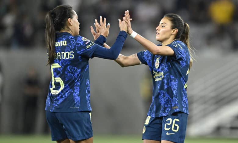 Sarah Luebbert y Karol Bernal en la Liga MX Femenil.