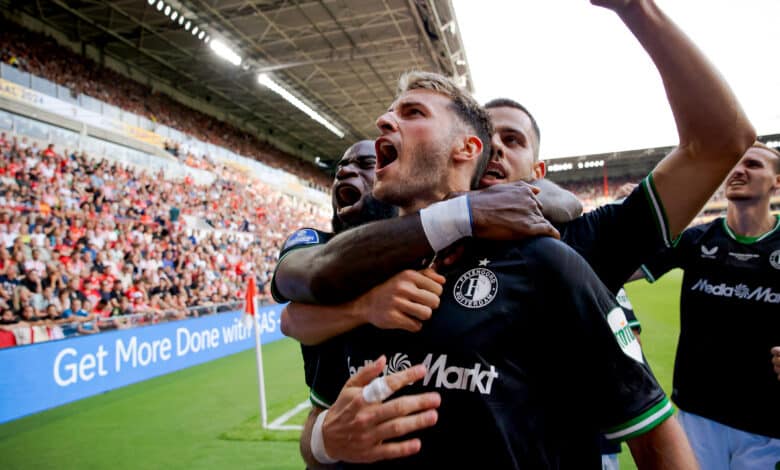 Santiago Giménez regreso a la senda del gol y ya suma 53 tantos en Holanda.