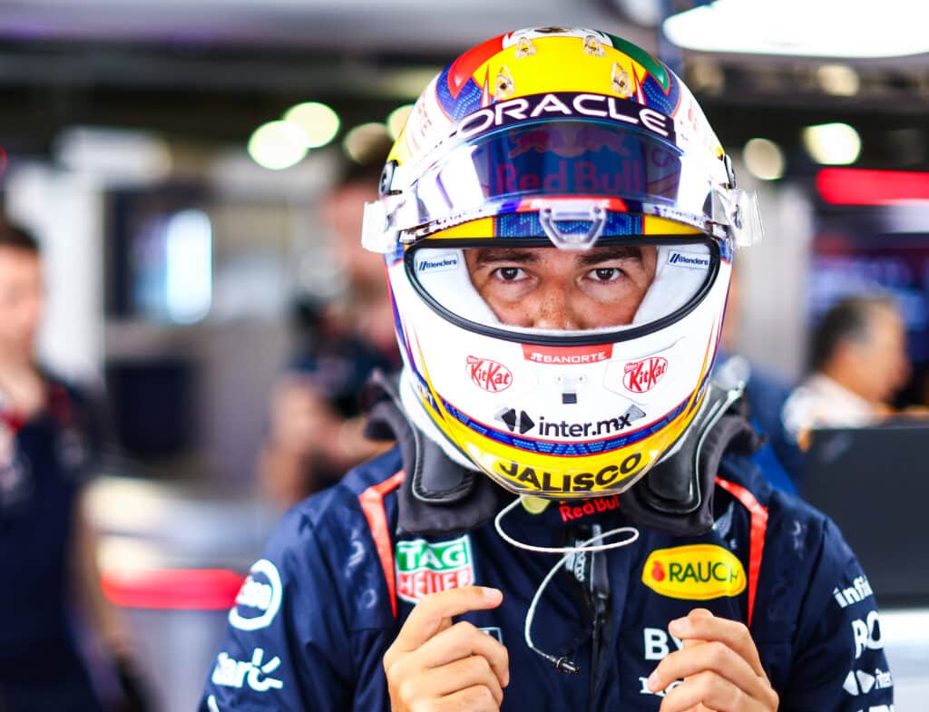 Checo Pérez arrancó en la octava posición en el circuito de Monza.