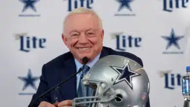 Jerry Jones, presidente de Dallas Cowboys, accedió a la extensión de contrato de CeeDee Lamb. (Getty Images)