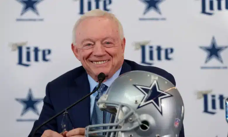 Jerry Jones, presidente de Dallas Cowboys, accedió a la extensión de contrato de CeeDee Lamb. (Getty Images)