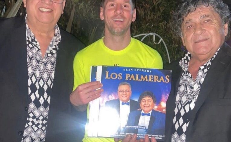 Lionel Messi junto a Los Palmeras