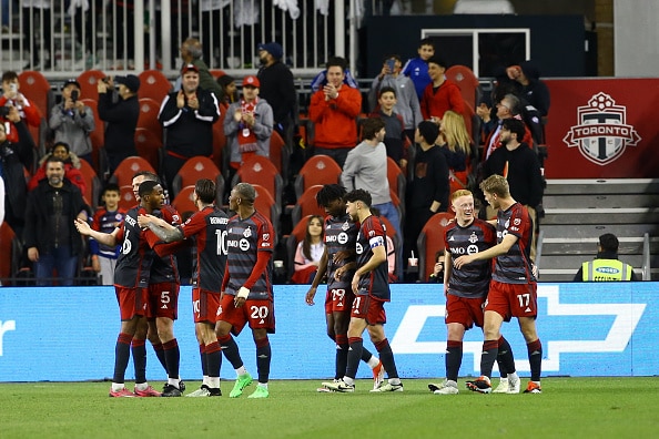 Matty Longstaff del Toronto FC celebra su gol vs FC Dallas en la campaña 2024 de la MLS. Inter Miami vs Toronto