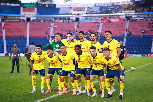 Jugadores de América posan antes del partido vs Querétaro en el Apertura 2024 de la Liga MX. América vs Atlas