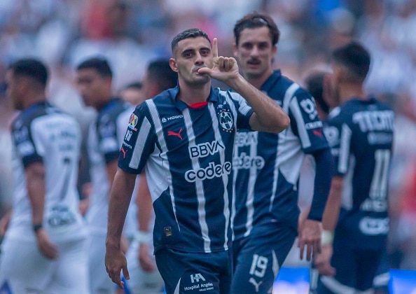 Germán Berterame con Rayados de Monterrey.