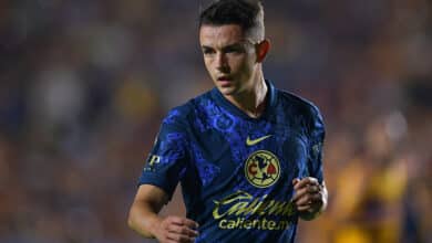 Álvaro Fidalgo disputando un partido con el Club América por el Apertura 2024 en la Liga MX.