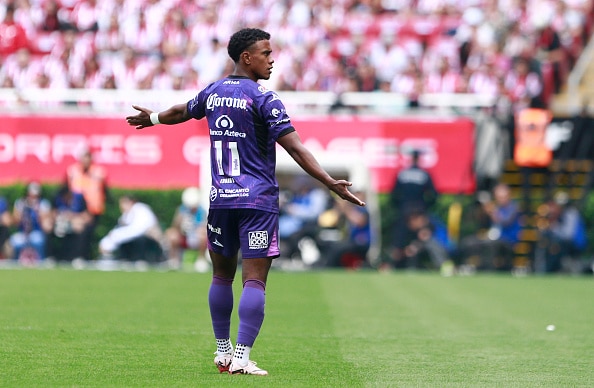 Edgar Barcena en el juego de Chivas vs Mazatlán en el Apertura 2024 de la Liga MX. Cruz Azul vs Mazatlán Philadelphia vs Mazatlán Mazatlán vs Puebla