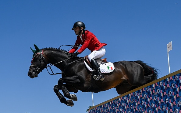 Andrés Azcárraga de México y su caballo Contendros 2, en la prueba de Salto Individual en los Juegos Olímpicos París 2024.