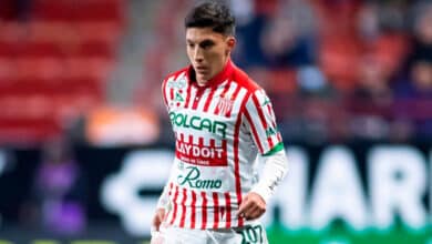 Heriberto Jurado jugador del Club Necaxa jugando por Liga MX en 2023