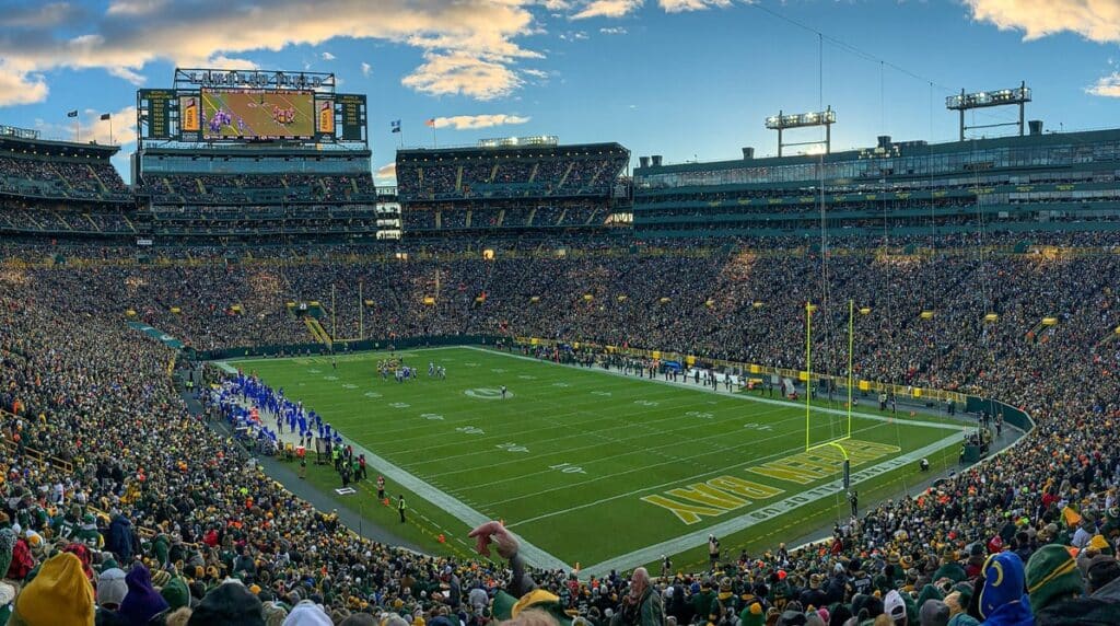 El Lambeau Field tiene capacidad para 81.441 personas y es el quinto más grande de la NFL.