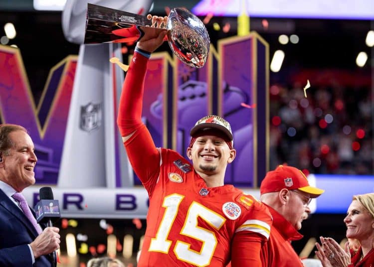 Patrick Mahomes es el jugador con mayor salario en la historia de la NFL.