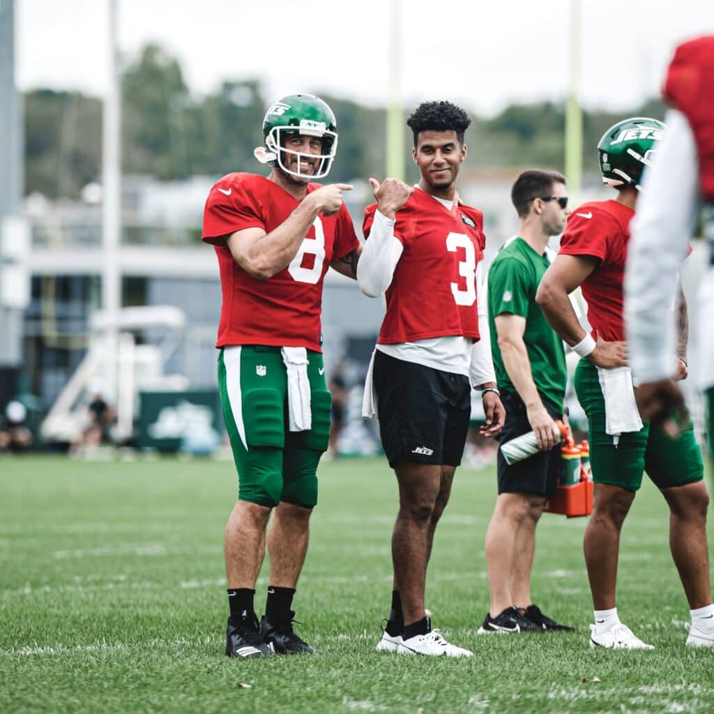 Aaron Rodgers, el jugador al que los Jets le ponen esperanza en el encuentro de San Francisco 49ers vs New York Jets. (@jets)