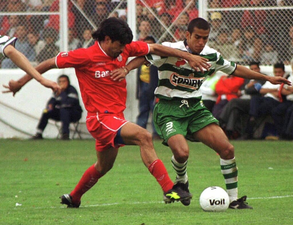 Con Toluca, Cardozo se convirtió en el máximo romperedes del futbol mexicano.