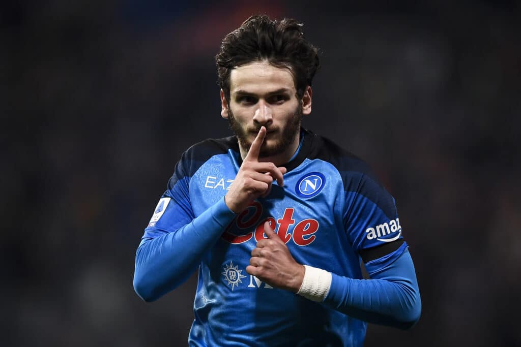 Milán vs Napoli: Khvicha Kvaratskhelia ha recuperado su estado de forma, siendo elegido como el jugador del mes en la Serie A. (Photo by Nicolò Campo/LightRocket via Getty Images)