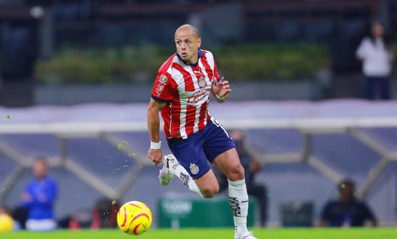 Javier Hernández suma 17 partidos de 36 posibles con Chivas en el AP 2024.