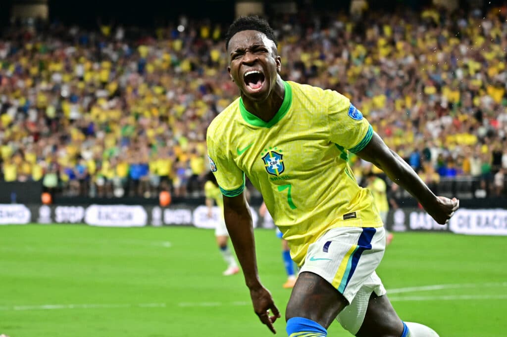 Vinicius estalló contra el racismo en España y propone cambiar la sede del Mundial 2030. (Photo by FREDERIC J. BROWN/AFP via Getty Images)