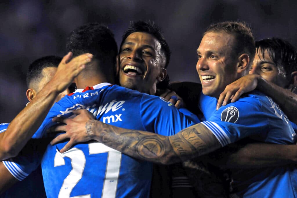 En la Liga MX, Ángel Sepulveda suma 12 goles en 45 partidos con Cruz Azul.