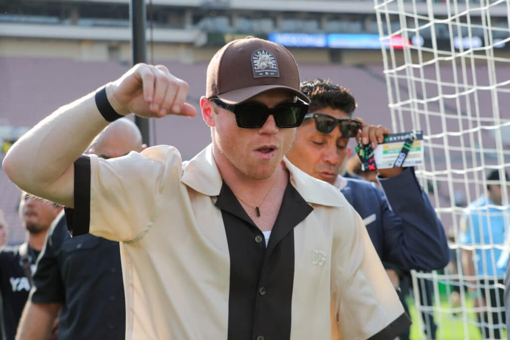 El duelo entre la Selección Mexicana y Nueva Zelanda contó con la presencia de Saúl "Canelo" Álvarez.