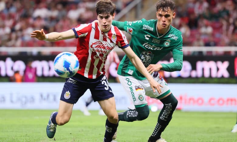 Con Chivas, Armando González suma 310 minutos jugados en el AP 2024.